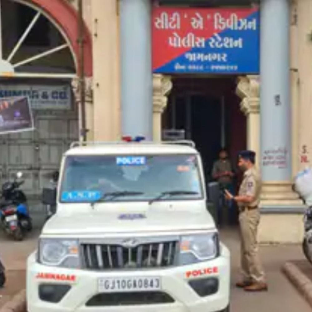 જામનગરમાં પરિણીતાને જૂના પ્રેમીની ધમકી: લગ્ન માટે દબાણ કરી જાનથી મારી નાખવાની ફરિયાદ નોંધાઇ.