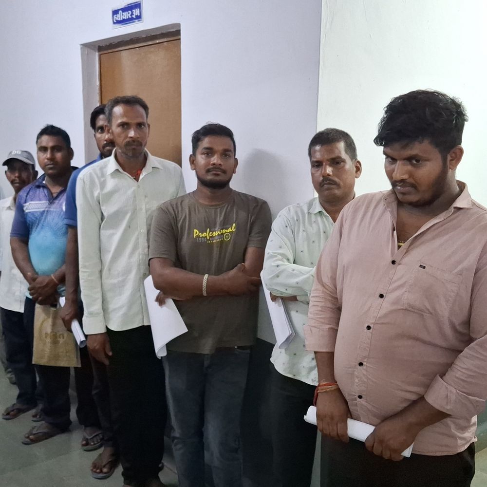 જુગારના દરોડામાં 33 બાઇક મૂકી આરોપીઓ ફરાર:ધરમપુર પોલીસે વોન્ટેડ શખસોને ઝડપવા કાર્યવાહી તેજ કરી, 6 આરોપીની ધરપકડ કરી