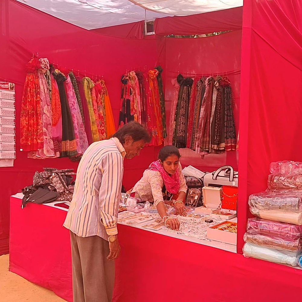 ગઢડામાં સ્વદેશી મેળાનું આયોજન, લોકોને મળ્યો લાભ:નાના વેપારીઓ અને ગૃહ ઉદ્યોગોને પ્રોત્સાહન મળ્યું, લાભાર્થીઓએ આભાર માન્યો