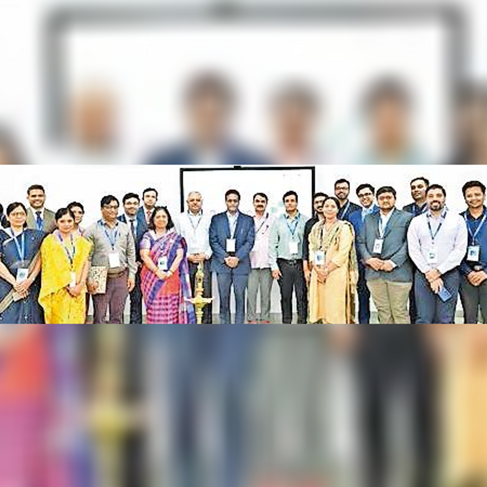 ભુજ હોસ્પિટલમાં સેમિનાર: ઇમરજન્સીમાં સમય જ મોટું શસ્ત્ર છે, દર્દીઓની અસરકારક સારવાર પર ભાર મૂકવામાં આવ્યો.