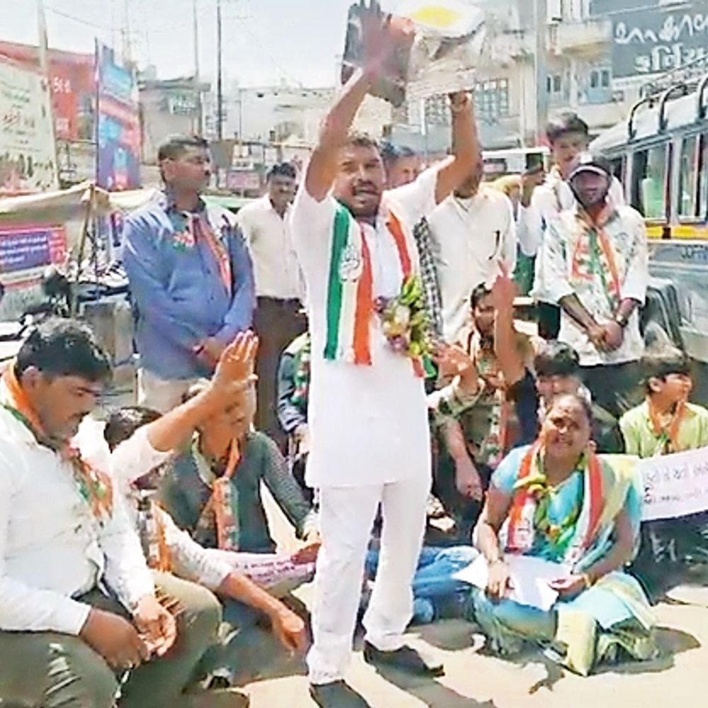 વિરોધ:બોટાદમાં ગેસના ભાવ વધારા સામે યુથ કોંગ્રેસના કાર્યકરોનો ચક્કાજામ