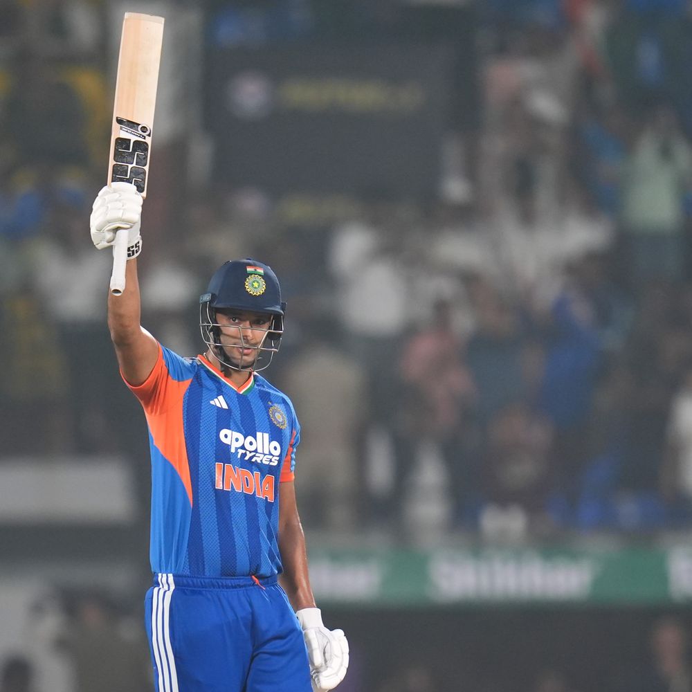 દુબે T20 વર્લ્ડકપ જીત્યા પછી ટ્રેનથી મુંબઈ પહોંચ્યો:અપર બર્થ પર છુપાઈને મુસાફરી કરી, પત્નીએ TTE થી ઓળખ છુપાવી