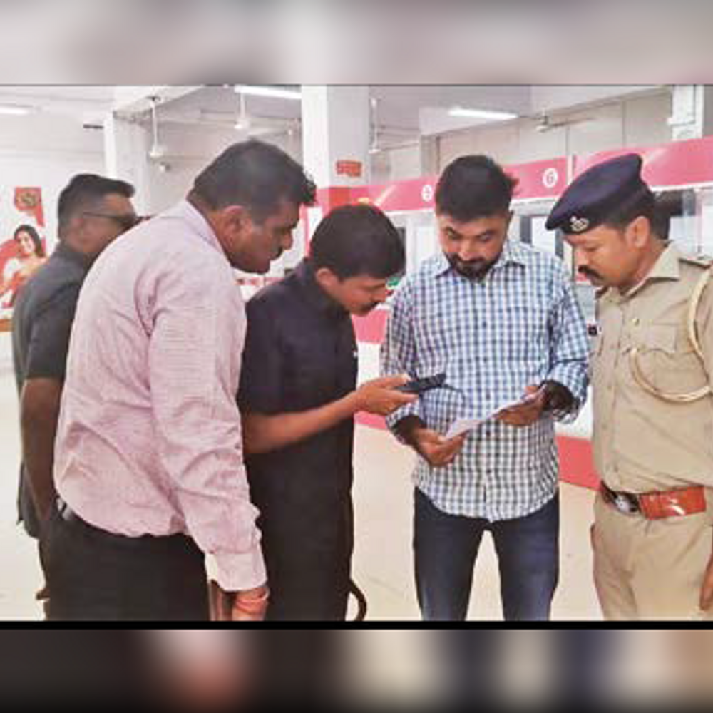 ભુજ સહિત રાજ્યની પાસપોર્ટ ઓફિસોને બોમ્બથી ઉડાવી દેવાની પોકળ ધમકીથી ફફડાટ.