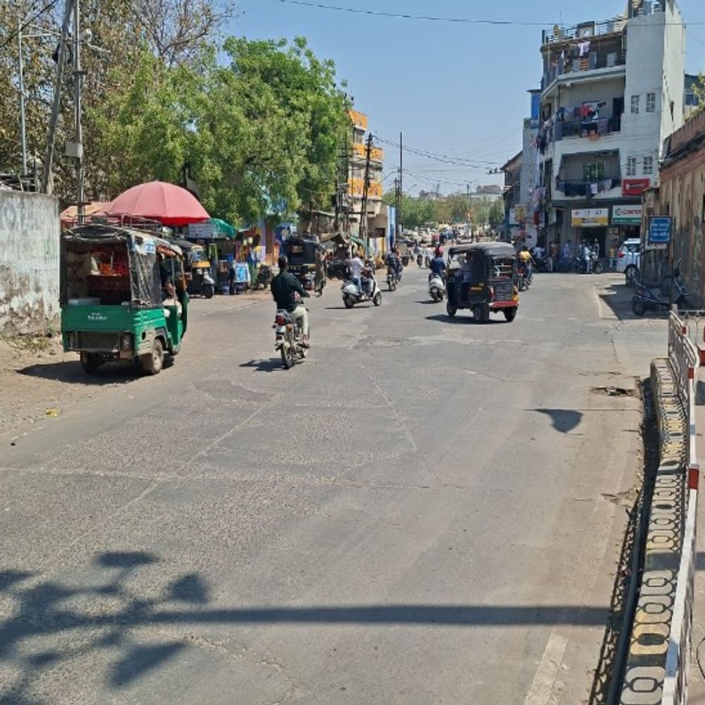 કાળજાળ ગરમીનો માહોલ શરૂ:ભાવનગરમાં સતત બીજા દિવસે તાપમાનનો પારો 39 ડિગ્રીને પાર પહોંચ્યો, 12 કિલોમીટરની ઝડપે ગરમ પવન ફૂંકાયો