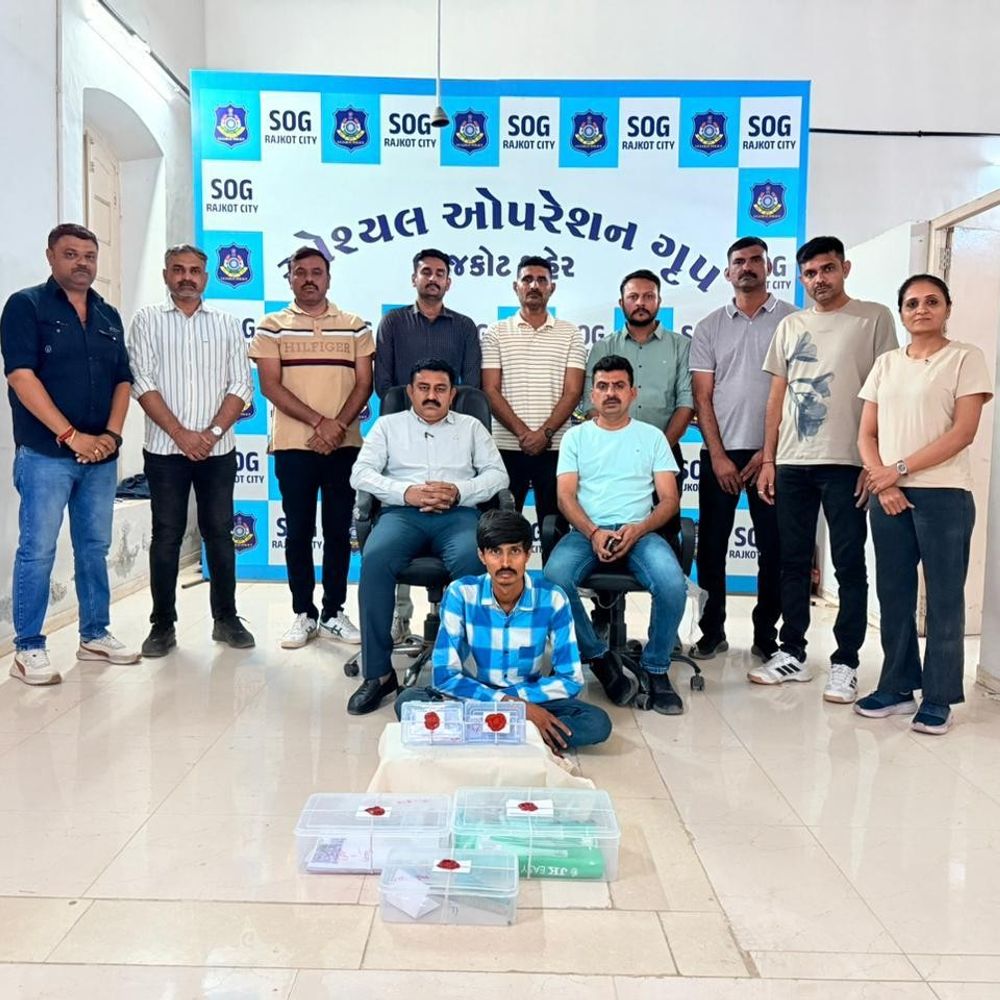 રાજકોટમાં નકલી ચલણી નોટોનો કારોબાર પકડાયો:ભારતીય બનાવટની 38 ડુપ્લીકેટ નોટ સાથે શખ્સ ઝડપાયો, બજારમાં કેટલી કરન્સી ઘૂસાડી તે અંગે તપાસ શરૂ