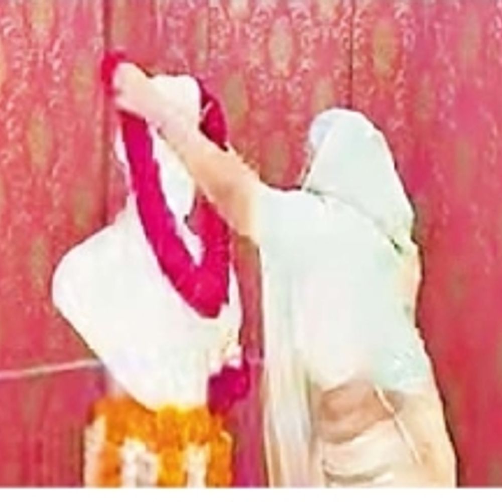 સર સયાજીરાવ ગાયકવાડને પુષ્પાજંલિ અર્પણ કરાઈ:મહારાજ સાહેબથી પ્રેરણા લઈ શહેરને સુંદર અને વ્યવસ્થિત બનાવી શકીએ છે: રાજમાતા