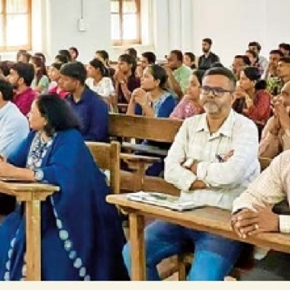 મહારાજાને જન્મજયંતીએ સ્મરણાંજલિ:સયાજીરાવે વર્ષ 1910માં જ બળદ ગાડા અને ટ્રેન મારફતે ‘હરતાં-ફરતાં પુસ્તકાલયો’ સ્થાપ્યા