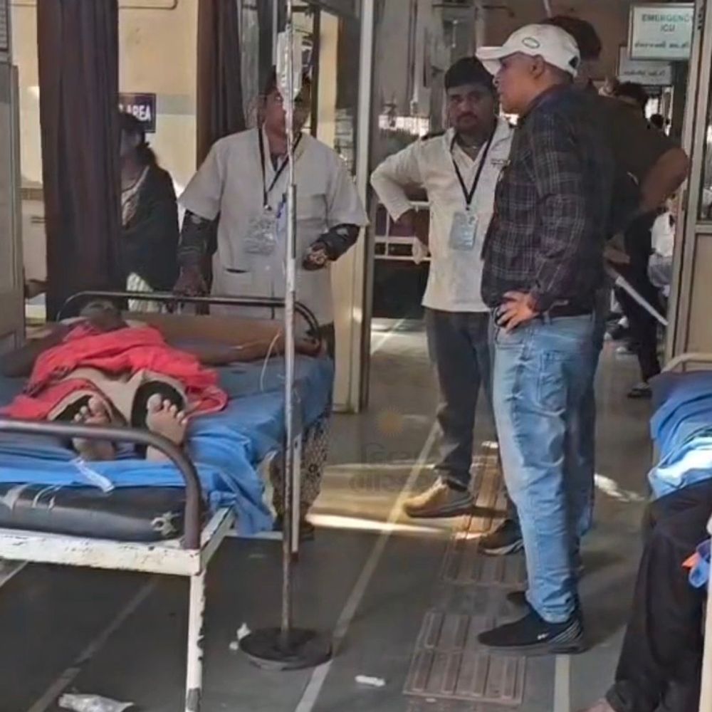 ગોધરામાં પરીક્ષા દરમિયાન વિદ્યાર્થીનીની તબિયત લથડી:ઝોનલ ઓફિસર પોતાની દેખરેખ હેઠળ ફરી પરીક્ષા કેન્દ્ર પર લાવ્યા, વિદ્યાર્થીનીનું વર્ષ બગડતું બચ્યું