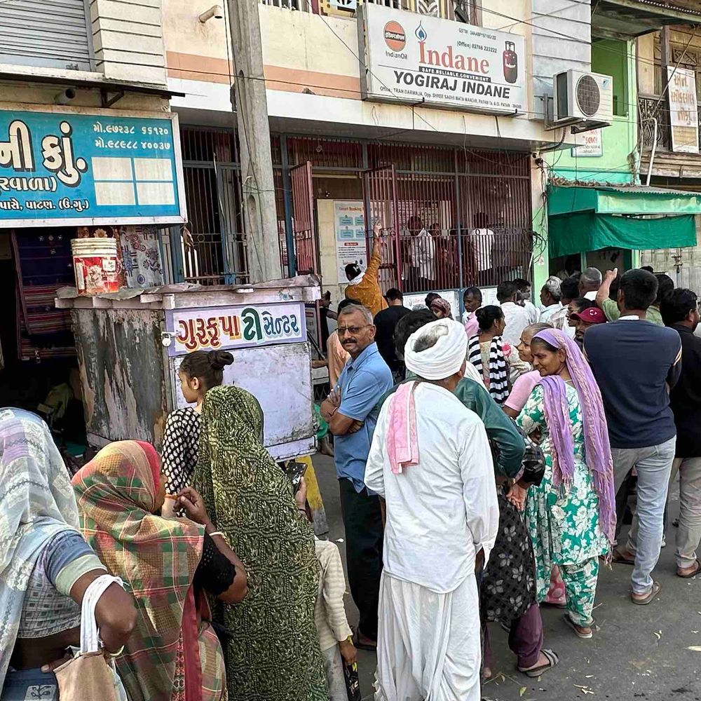 રાજ્યમાં ઘરેલુ LPGનો પૂરતો જથ્થો ઉપલબ્ધ:બિનજરૂરી સંગ્રહ ટાળવા રાજ્ય સરકારનો અનુરોધ; ગેરરીતિ કરનાર સામે કાર્યવાહી કરાશે