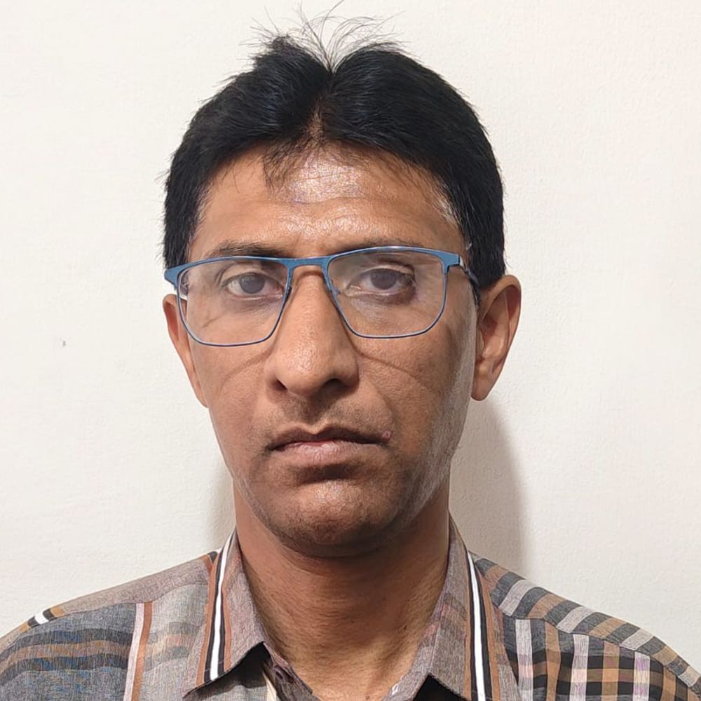 બે વર્ષથી ફરાર બનાવટી દસ્તાવેજના આરોપી ઝડપાયો:પંચમહાલ પેરોલ ફ્લો સ્ક્વોડે ગોધરાથી વોન્ટેડ આરોપીને દબોચ્યો