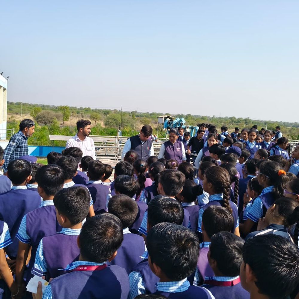 જીનિયસ સ્કૂલના વિદ્યાર્થીઓએ WTPની મુલાકાત લીધી:પાણી શુદ્ધિકરણ પ્રક્રિયાનું પ્રત્યક્ષ જ્ઞાન મેળવ્યું