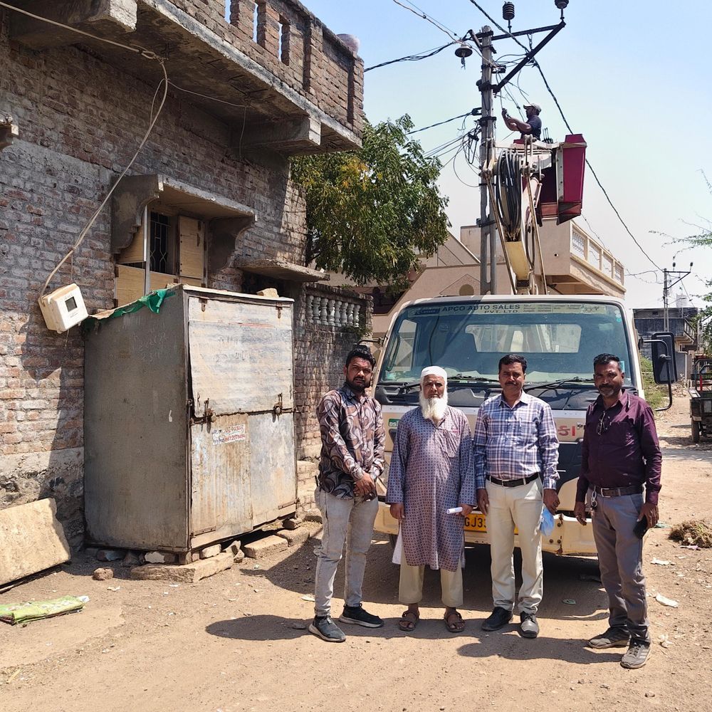 સાળંગપુર રોડ પર સ્ટ્રીટ લાઈટ નંખાઈ:25 વારિયા વિસ્તારમાં અંધારાની સમસ્યાનો અંત