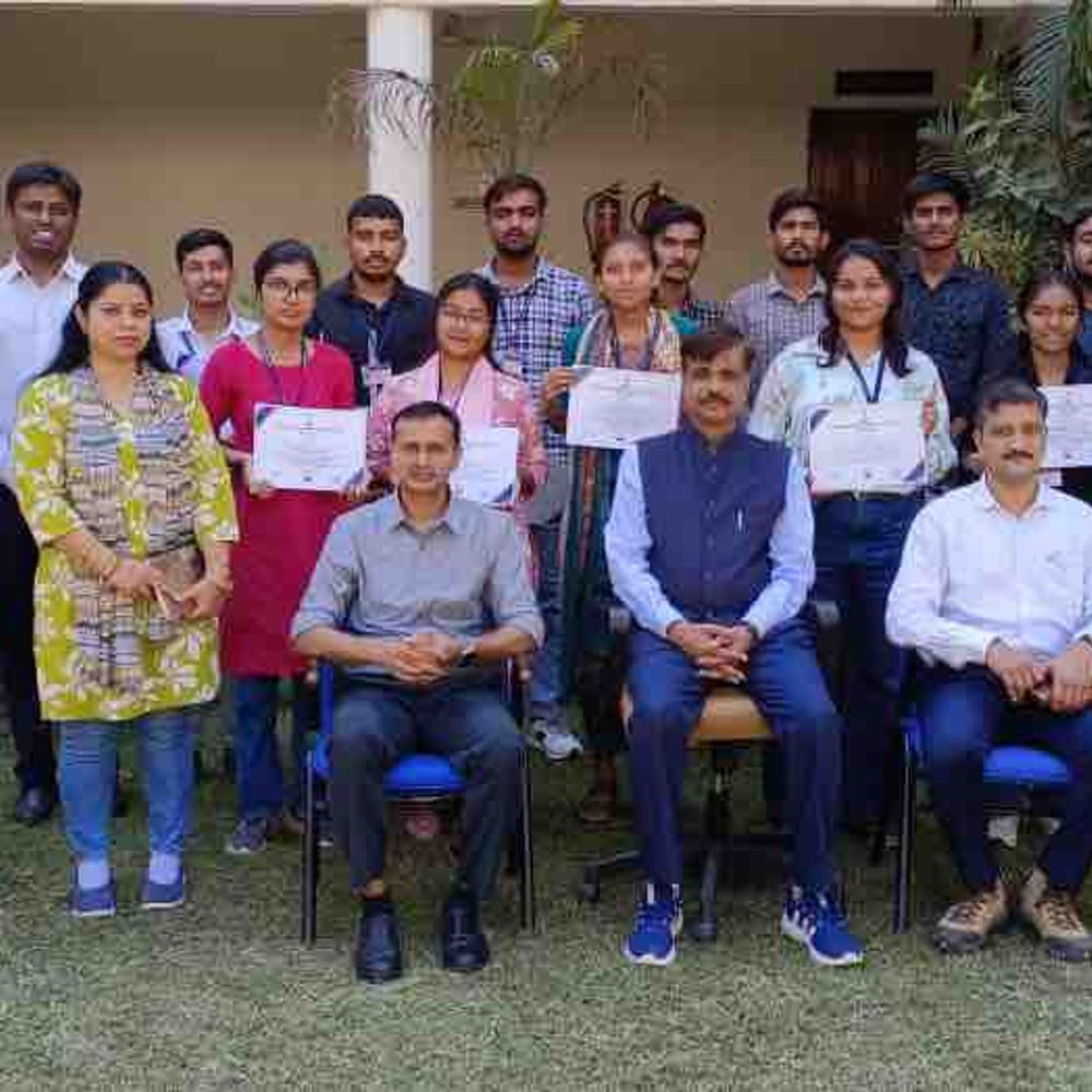 ગાંધીનગરના વિદ્યાર્થીઓએ ગીર ફાઉન્ડેશનમાં ઇન્ટર્નશિપ પૂર્ણ કરી:NEP અંતર્ગત 120 કલાકની વ્યવહારિક તાલીમ મેળવી