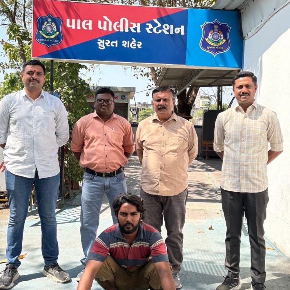 સુરત મેટ્રો ડેપોમાં રૂ. 31 લાખના કોપર વાયરની ચોરી:ભંગારના વેપારીઓ સહિત બેની ધરપકડ, રજાના દિવસોનો ફાયદો ઉઠાવી રેકી કરી હતી