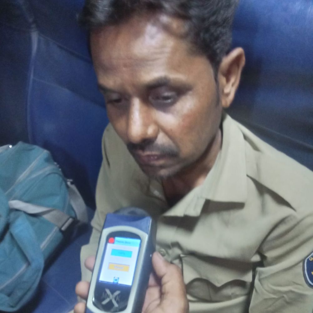 ડ્રાઈવર નશાની હાલતમાં ઝડપાયો:મોડાસા-થરાદ એસટી બસનો ડ્રાઈવર દારૂ ઢીંચેલી હાલતમાં ઝડપાતાં સસ્પેન્ડ