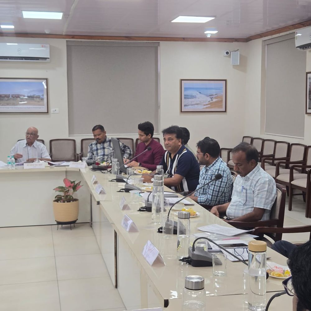 બેઠક:લોકલ ટ્રેન 1 નંબર પ્લેટફોર્મ ઉભી રાખવા,ભાવનગર ટ્રેનમાં રિઝર્વેશન - એસી કોચ તથા મુંબઇ ટ્રેઈનમાં 3 ટાયર એસી કોચ લગાવો : ચેમ્બર