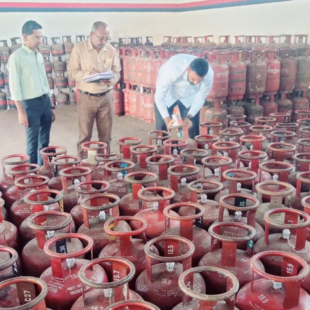 સુરેન્દ્રનગરમાં ગેસ એજન્સીઓ પર સઘન તપાસ:કલેક્ટરના આદેશથી સંગ્રહખોરી ડામવા કાર્યવાહી શરૂ