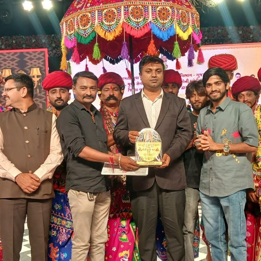 ચોટીલા ઉત્સવમાં પરંપરાગત લોકનૃત્યોની રજૂઆત:રાજ્યભરના કલાકારોએ ગણેશ વંદના, લાવણી, હૂડો રાસ રજૂ કર્યા