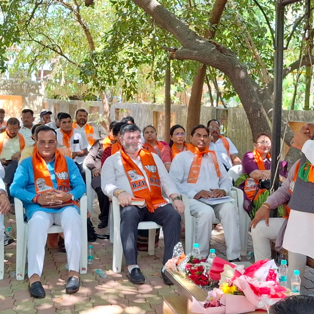 ભરૂચ ભાજપ પ્રભારીએ નવી ટીમ સાથે બેઠક યોજી:સ્થાનિક સ્વરાજની ચૂંટણી માટે સક્રિય થવા આહ્વાન; કાર્યકરોએ એકબીજાનો પરિચય મેળવ્યો