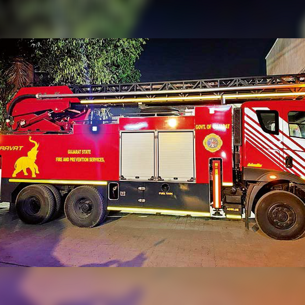 ભુજ ફાયર વિભાગને ₹ 7.10 કરોડનું 27 મીટર લાંબુ ‘ઐરાવત’ મળ્યું: ઊંચી ઇમારતોમાં ફાયર ફાઈટિંગ માટે સક્ષમ.