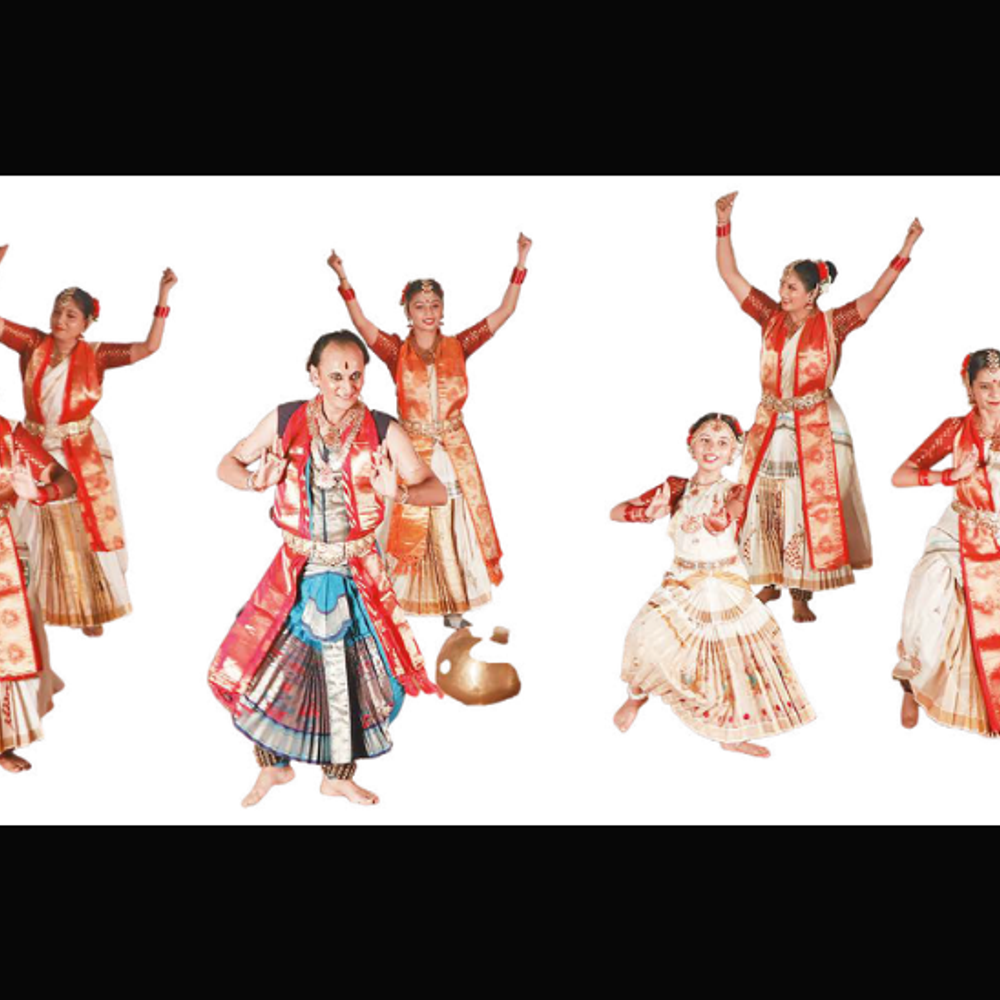 M.S. યુનિવર્સિટીમાં સાંસ્કૃતિક કાર્યક્રમ: દીવા નૃત્યથી શરૂઆત, શ્રીરામ ઉત્સવે દિવાળીનો માહોલ.