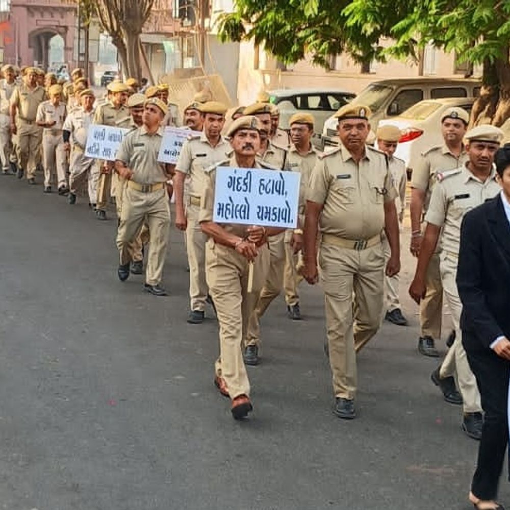 જામનગરમાં રંગમતી નદી સ્વચ્છતા માટે જનજાગૃતિ રેલી:DLSA, હોમગાર્ડઝ અને JMCનું સંયુક્ત અભિયાન