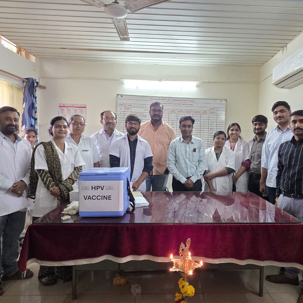 લીમખેડા CHCમાં HPV રસીકરણ શરૂ, 27 કિશોરીઓને પ્રથમ ડોઝ:ગર્ભાશયના કેન્સર સામે દીકરીઓને સુરક્ષિત કરવા અભિયાન