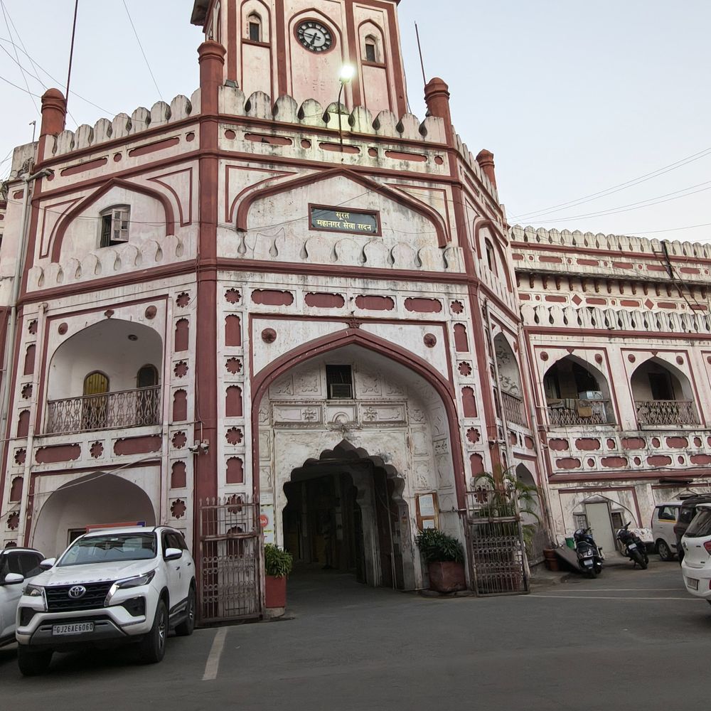 તમામ અધિકારીઓને દરખાસ્તો માટે નવી ગાઈડલાઈન જાહેર:સુરત મ્યુ. કમિશનરે તમામ દરખાસ્તો વહીવટદારની મંજૂરી માટે જ મોકલવા આદેશ કર્યો