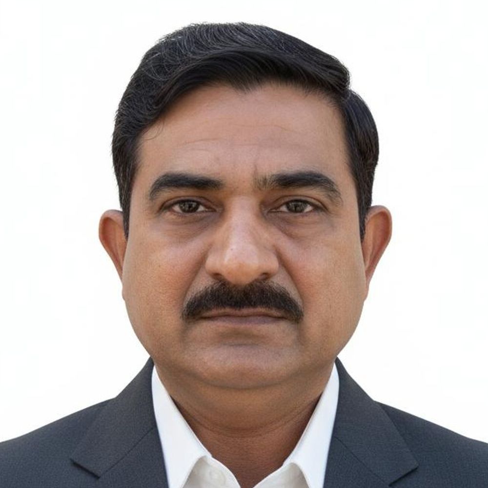 પિતાના અવસાનના સમાચાર વચ્ચે પુત્રીએ ધો.12 બોર્ડનું પેપર આપ્યું:સરકારી સ્કૂલના શિક્ષક પુત્રીને પરીક્ષાના કેન્દ્ર પર મૂકવા ગયા, પરત ફરતા ડિહાઇડ્રેશનના કારણે ચક્કર આવ્યા બાદ મોત