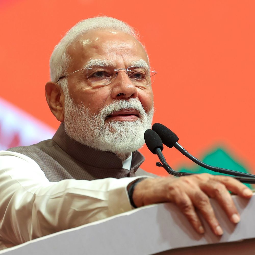 PM મોદી આજે પશ્ચિમ બંગાળ જશે:₹18,680 કરોડના પ્રોજેક્ટ્સનું ઉદ્ઘાટન-શિલાન્યાસ કરશે; જનસભાને પણ સંબોધન કરશે