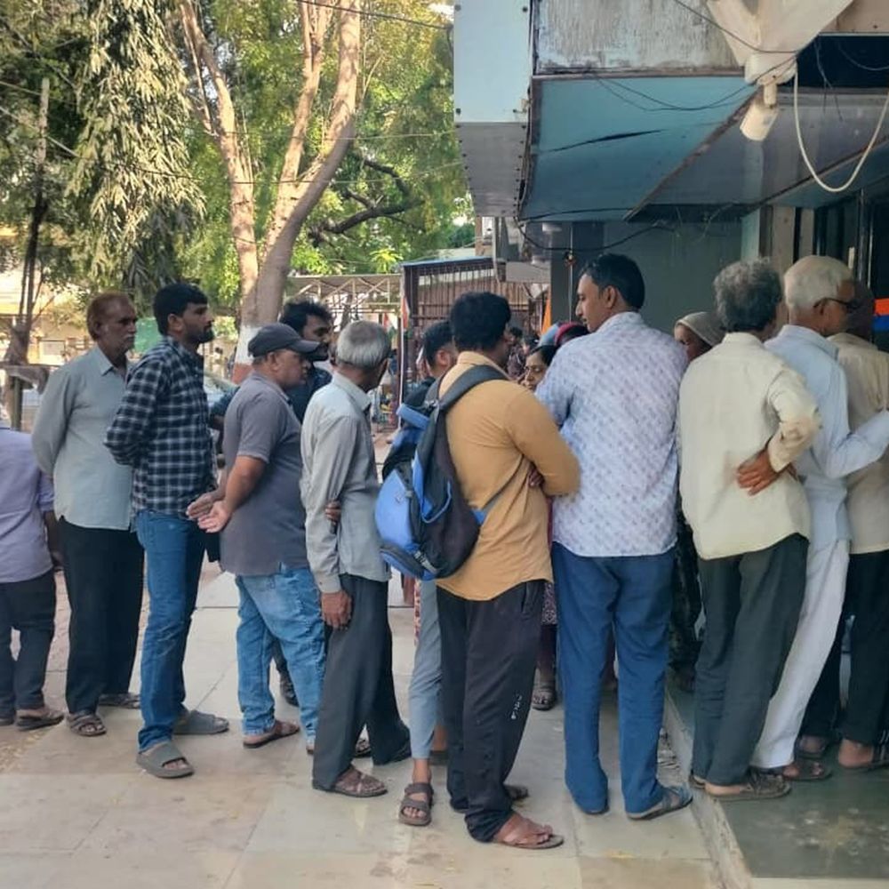 હાલાકી:જામનગર શહેરમાં ઘરેલું ગેસ સિલિન્ડરોના કાળા બજાર : 925નો બાટલો રૂા.3000ને આંબી ગયો