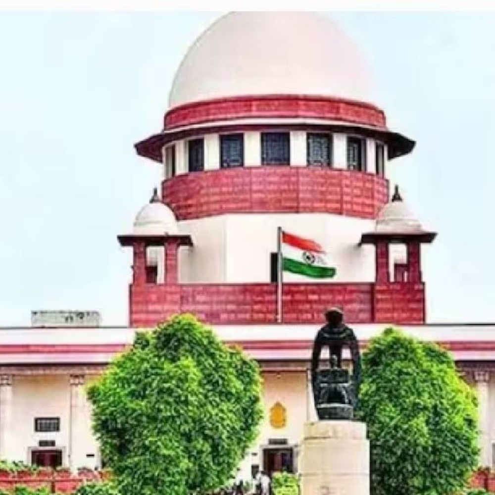 પીરિયડ્સમાં પેઇડ રજાની માંગ:સુપ્રીમ કોર્ટે કહ્યું- જો કાયદો બનાવવામાં આવશે તો મહિલાઓને કોઈ કામ પર નહીં રાખે; સરકાર પોલિસી બનાવવા પર વિચાર કરે