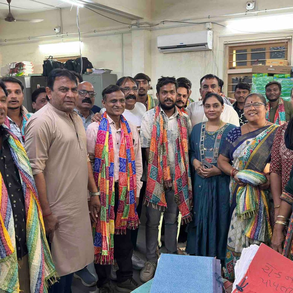 પાટણ નગરપાલિકાની ટર્મ પૂર્ણ, કર્મચારીઓનું સન્માન કરાયું:શાસક પક્ષે 5 થી 15 વર્ષના સહયોગ બદલ કર્મચારીઓનો આભાર માન્યો