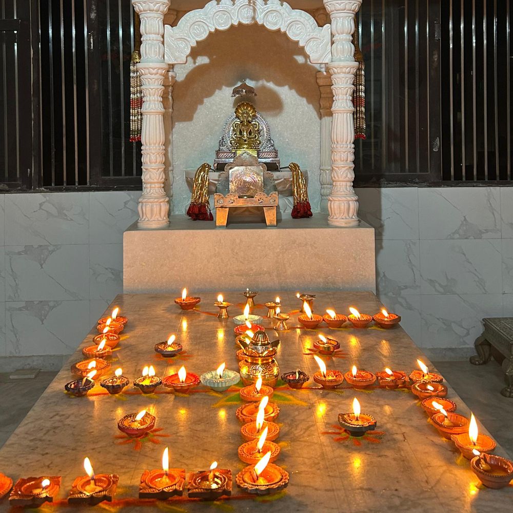 પેથાપુરમાં જૈન પ્રથમ તીર્થંકર આદિનાથનો જન્મ કલ્યાણક ઉજવાયો:સ્વપ્નવિલા ખાતે ભક્તામ્બર સ્તોત્ર વિધાન અને ધાર્મિક પ્રશ્ન મંચ યોજાયો