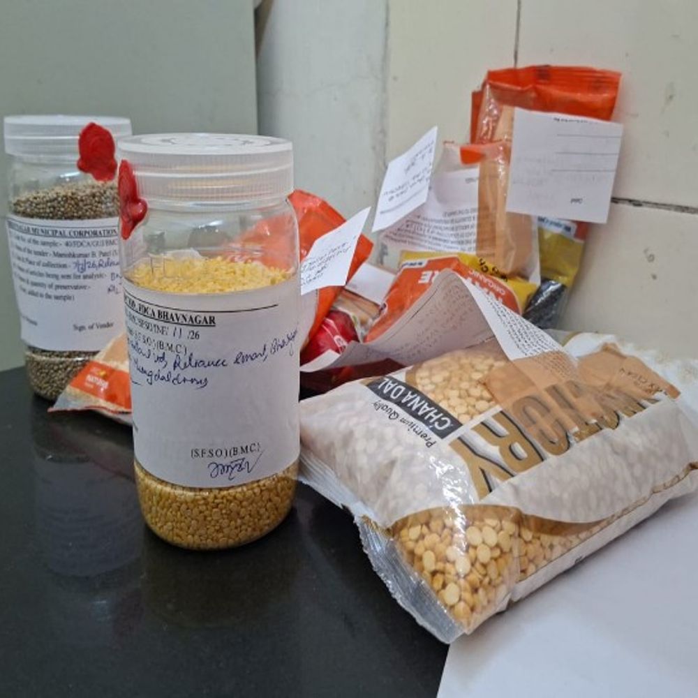 આરોગ્ય વિભાગનું ફૂડ ચેકિંગ અભિયાન:2 વર્ષમાં 219 નમૂના લેવાયા, 14 ફેઈલ, પનીર, તેલ અને ઘીમાં મોટાપાયે ભેળસેળ, રૂ.2.78 લાખનો દંડ ફટકારાયો
