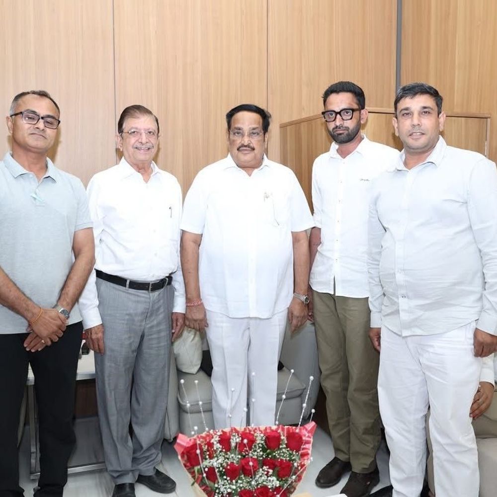 નવસારીના લૂંસીકુઈ મેદાનમાં વ્યાવસાયિક કાર્યક્રમો પર રોક:સી.આર. પાટીલે અધિકારીઓને કડક આદેશ આપ્યા