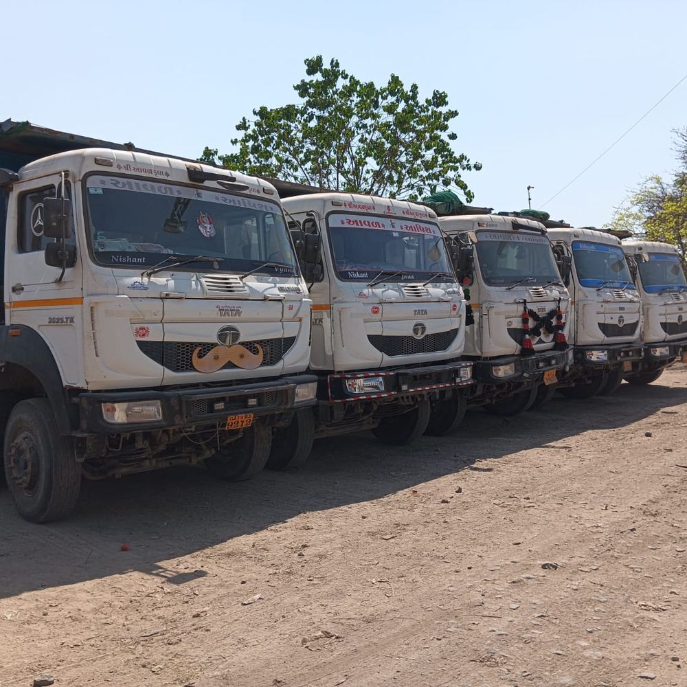 યુદ્ધના લીધે હજારો ટ્રકોના પૈડા થંભી ગયા:ગેસ સપ્લાય ખોરવાતા સિરામિક - સંલગ્ન ઉદ્યોગો પર સંકટ, રાજસ્થાન, પંજાબથી આવતા 8 હજારથી વધુ ટ્રક થંભી ગયા