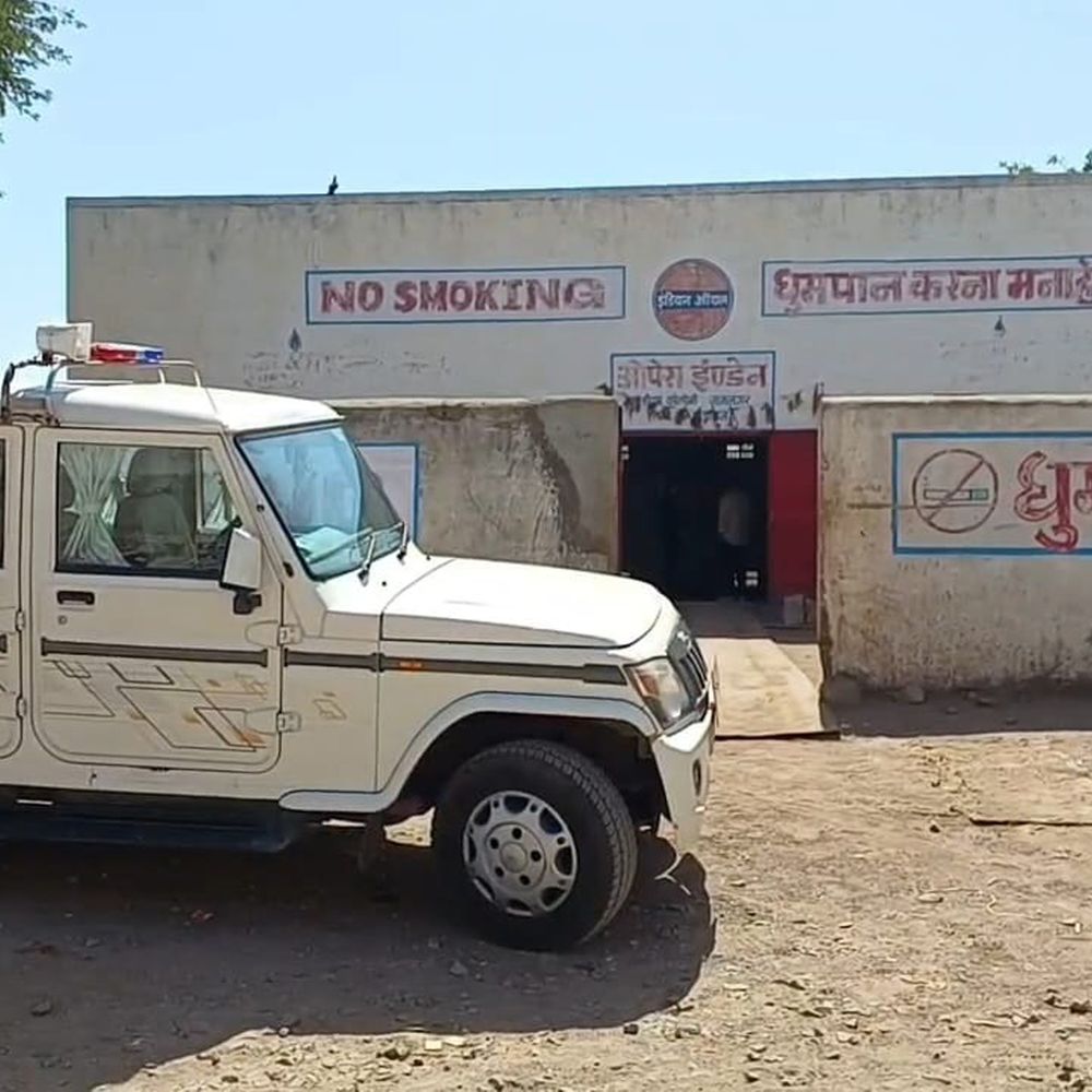 તંત્ર હરકતમાં:જામનગરમાં ગેસ એજન્સીના ગોડાઉનમાં બાટલાનું ચેકીંગ