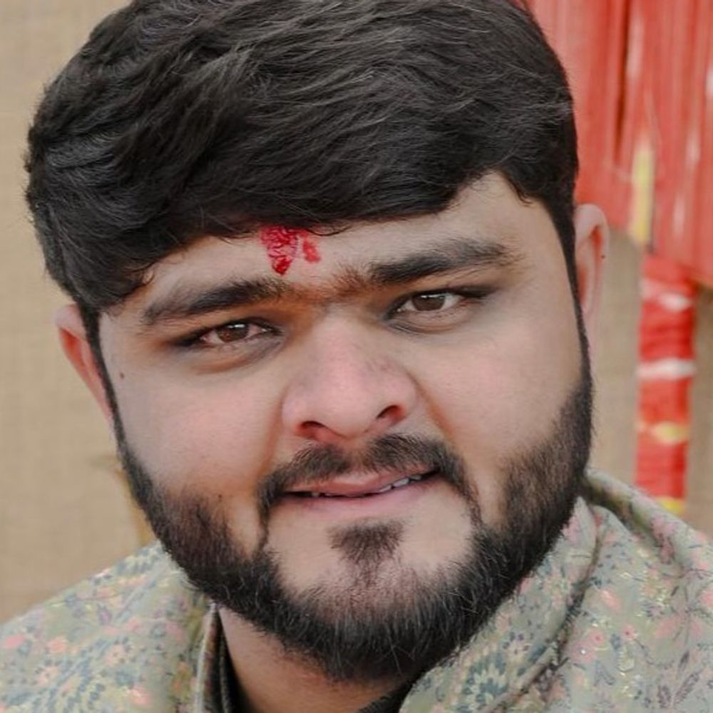 ગાંધીનગરનો ચકચારી ઋષભ પટેલ આત્મહત્યા કેસ:ભાજપના પૂર્વ કોર્પોરેટરના પુત્ર સહિત 3 વોન્ટેડ આરોપીઓનું નેપાળ કનેક્શન ખુલ્યું, પોલીસ હવે ઇન્ટરનેશનલ પ્લાનિંગ સાથે ધરપકડ કરશે