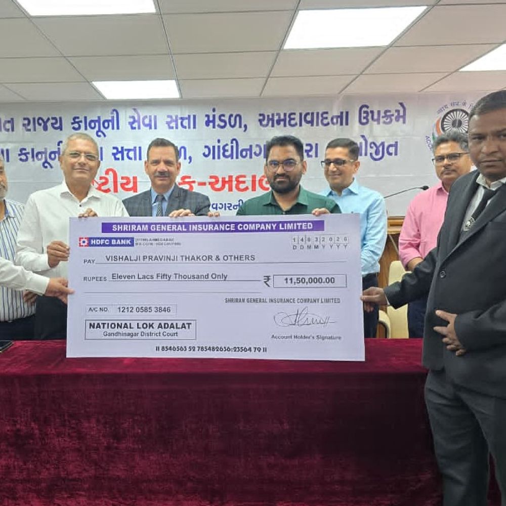 ગાંધીનગર લોક અદાલતમાં 21 હજારથી વધૂ કેસોનો નિકાલ:અકસ્માત વળતરમાં એક જ પરિવારને 1.20 કરોડ ચૂકવાયા, સંવેદનશીલ કેસોમાં પણ પક્ષકારોએ કડવાશ ભૂલીને સંમતિ સાધી