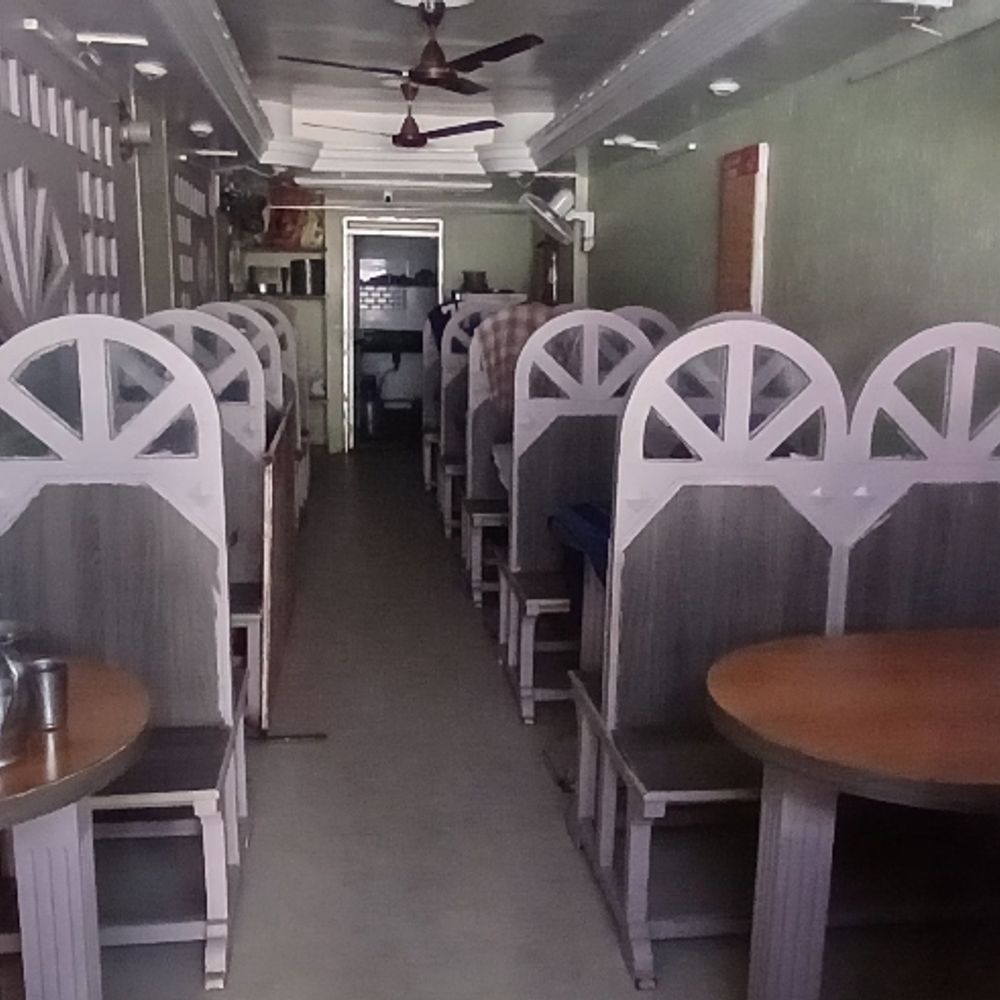 ભાસ્કર ગ્રાઉન્ડ રિપોર્ટ‎:કોમર્શિયલ ગેસના બાટલાના અભાવે પોરબંદરમાં 25 ટકા રેસ્ટોરન્ટ બંધ થયા