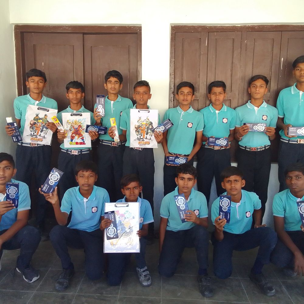 ઊંઝાની શ્રી વિ.મ.પટેલ શાળામાં વાલી સંમેલન યોજાયું:વાલીઓએ રમતોત્સવ માણ્યો, બાળકોને વિવિધ પ્રવૃત્તિના ઇનામ અપાયા