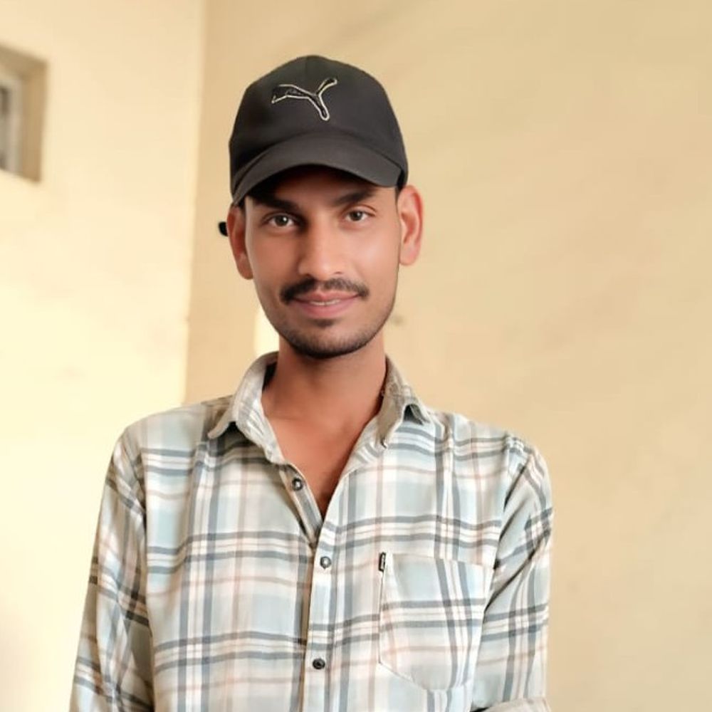 ટંકારાના વીરપર પાસે અકસ્માતમાં યુવાનનું મોત:અજાણ્યા વાહન ચાલકે હડફેટે લેતા સિક્યુરિટી ગાર્ડ ઘનશ્યામભાઈનું નિધન