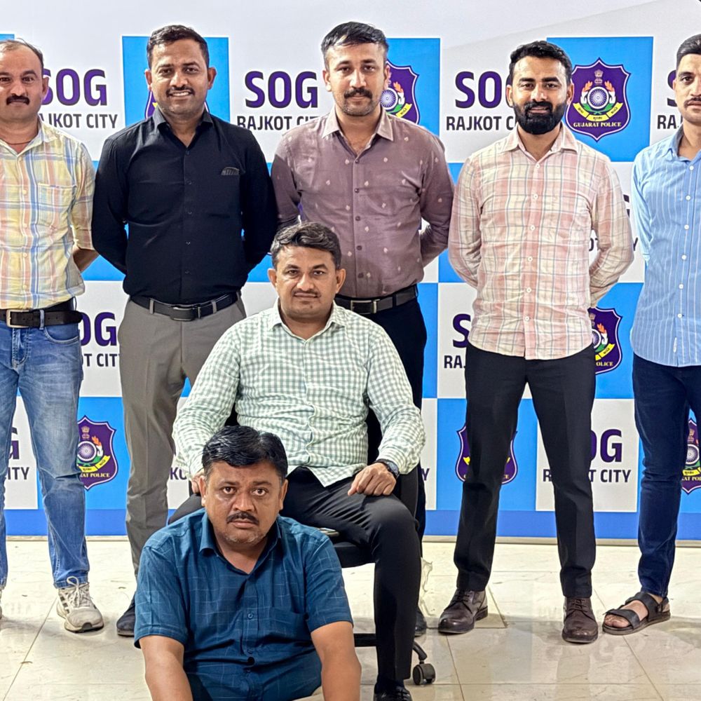 ડિગ્રી વિના તબીબી પ્રેક્ટિસ કરતો બોગસ ડોક્ટર ઝડપાયો:બેડલામાં 6 માસથી મેડિકલની ડિગ્રી વિના દવાખાનું ચલાવતો હતો, પોલીસે ગ્રાહક બની કરેલી ટ્રેપમાં ફસાયો