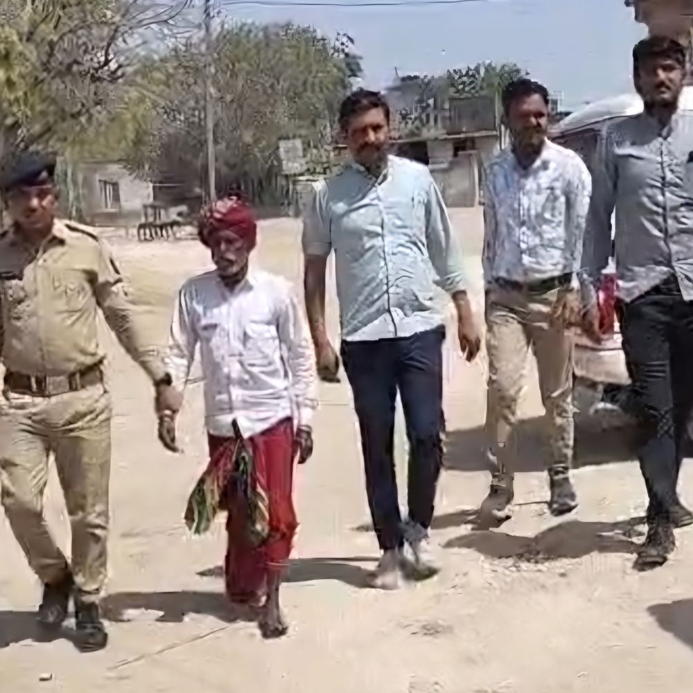 પાટડીમાં સગીરાએ બાળકને જન્મ આપ્યો:સરકારી ડોક્ટરે પોલીસને જાણ કરતાં દુષ્કર્મનો ખુલાસો થયો; 60 વર્ષના આરોપીને તરત દબોચી લેવાયો