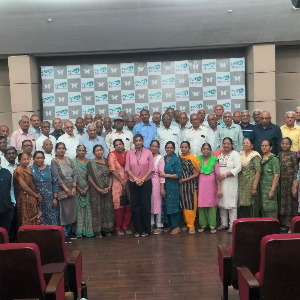 ઝાયડસ હોસ્પિટલમાં સિનિયર સિટીઝન માટે હેલ્થ ટોક યોજાઈ:પેટ, હૃદય અને પ્રોસ્ટેટ કેન્સર વિશે નિષ્ણાત ડોકટરોએ માહિતી આપી