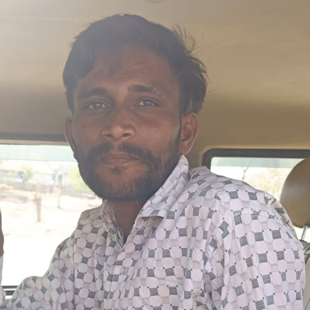 ચિઠોડા પોલીસ સ્ટેશનમાંથી પ્રોહિબિશનનો આરોપી ફરાર:ગણતરીના કલાકોમાં ઝડપાયો, બે પોલીસકર્મી સામે ગુનો નોંધાયો