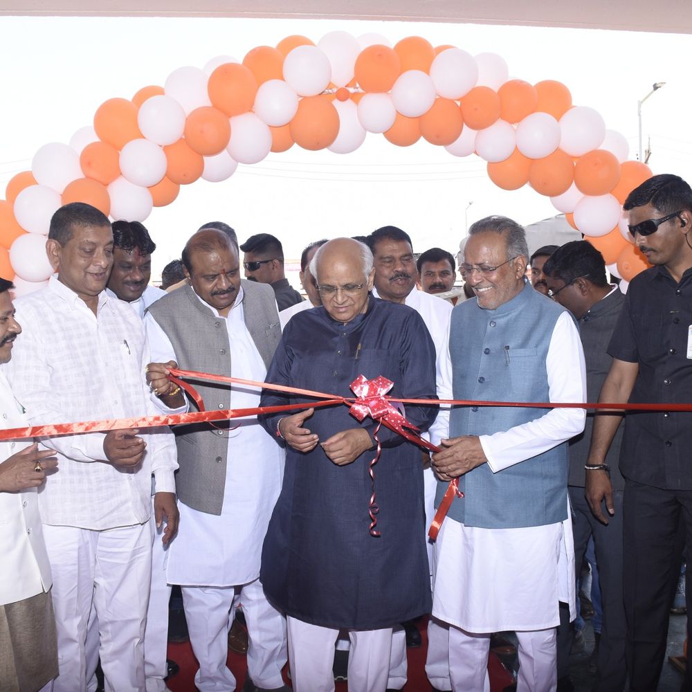 મુખ્યમંત્રીએ દાહોદને ₹367.78 કરોડના વિકાસ કાર્યોની ભેટ આપી:સિંગવડમાં સેવા સદન, ગરબાડામાં એકલવ્ય સ્કૂલનું લોકાર્પણ; GIDCનું પણ ખાતમુહૂર્ત