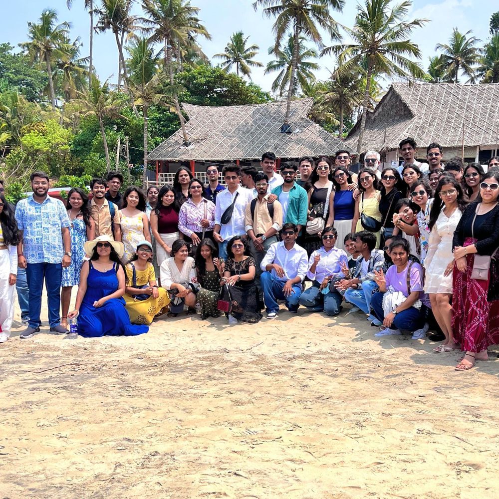 VNSGU અંગ્રેજી વિભાગનો કોચી શૈક્ષણિક પ્રવાસ:59 વિદ્યાર્થીઓ, 5 અધ્યાપકોએ કોચી-મુઝિરિસ બિનાલેની મુલાકાત લીધી