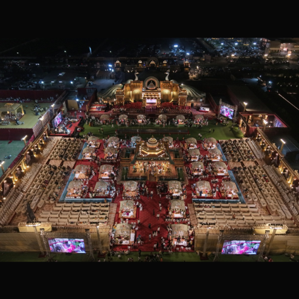 સુરતમાં 4 હજાર મહેમાનોની હાજરીમાં 101 દીકરીઓના સમૂહલગ્ન યોજાયા.